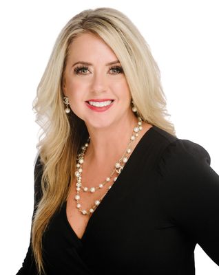 Portrait of Becky McConnell, REALTOR®.